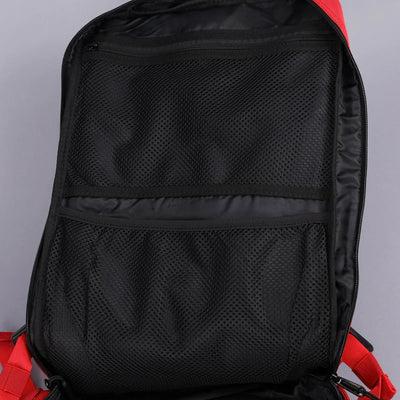 Mochila Gympack Pro 50 Litros Vermelha - Bolso Principal Aberto Mostrando Compartimentos Internos Telados